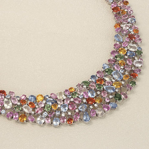 Collier Collier en or gris 750/1000e avec saphirs multicolores et diamants 58 Facettes OC-63700139