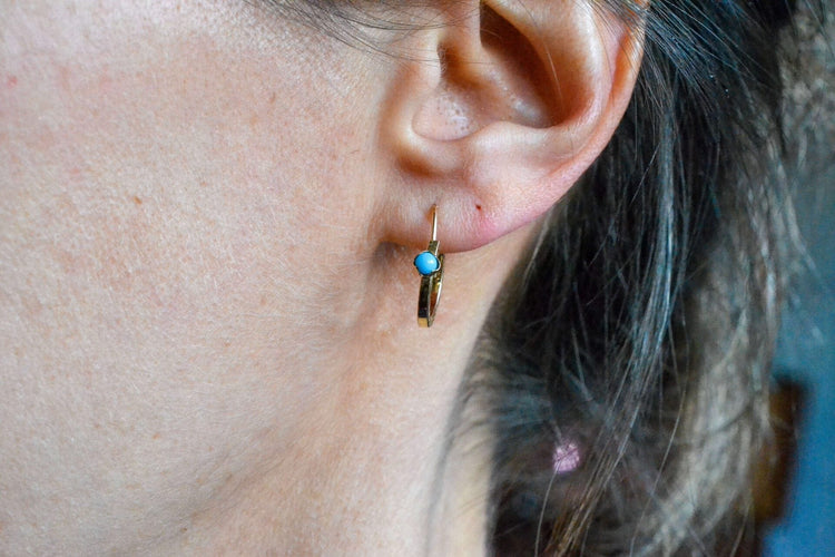 Boucles d'oreilles Créoles - Boucles d’oreilles en or jaune 18 carats et perle turquoise 58 Facettes 3821