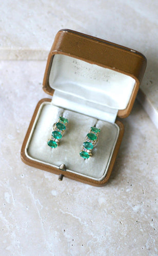 Boucles d'oreilles Boucles d’oreilles demi-créoles en or jaune 18k et diamants, émeraudes 58 Facettes