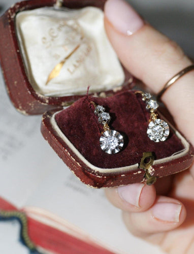 Boucles d'oreilles Boucles d’oreilles dormeuses Art Déco en or jaune 18k, platine et diamants 58 Facettes