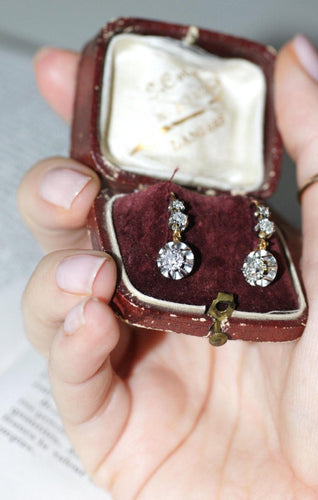 Boucles d'oreilles Boucles d’oreilles dormeuses Art Déco en or jaune 18k, platine et diamants 58 Facettes