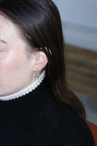 Boucles d'oreilles Boucles d’oreilles dormeuses Art Déco en or jaune 18k, platine et diamants 58 Facettes