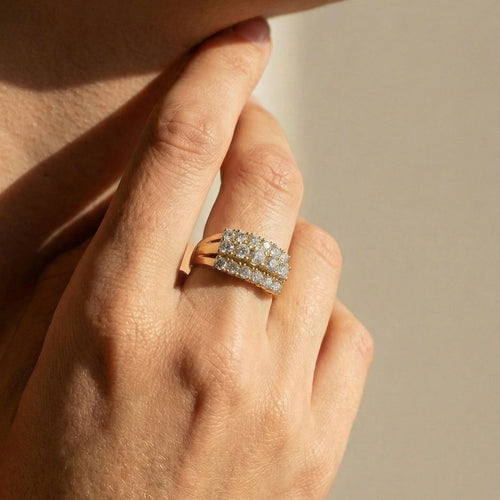 Bague 56 Bague cocktail en or jaune 750 à 3 rangs de diamants 58 Facettes 1828