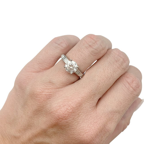 Bague 51 Bague solitaire en platine 950 avec diamant 1,52 ct et baguettes 58 Facettes 31937