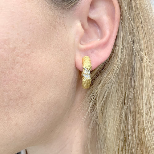 Boucles d'oreilles M. Gérard - Boucles d’oreilles créoles en or jaune et diamants 58 Facettes 32228