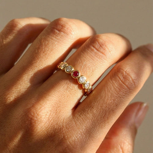 Bague 50 Memory - Bague alliance en or jaune 750 avec diamants et rubis 58 Facettes