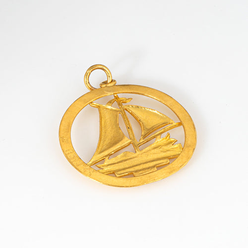 Pendentif Pendentif voilier en or jaune 24k 58 Facettes G13720