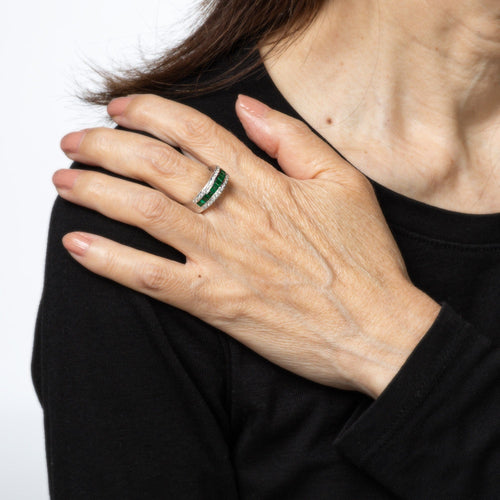 Bague 53.5 Bague bandeau en or blanc 18k, émeraudes et diamants 58 Facettes G14005