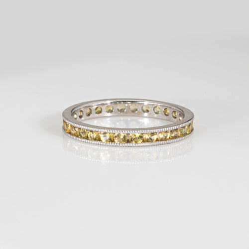 Bague 52 Bague alliance éternité en or blanc 18 carats et saphirs jaunes 58 Facettes G14143