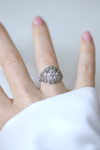 Bague 51.5 Bague dôme Art déco en platine et diamants 1,30 ct 58 Facettes