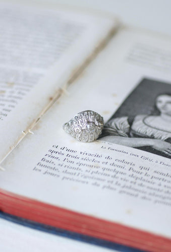 Bague 51.5 Bague dôme Art déco en platine et diamants 1,30 ct 58 Facettes