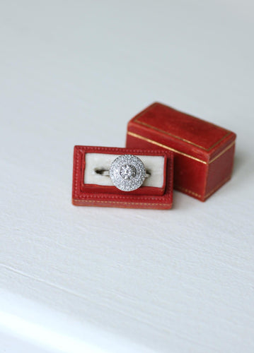 Bague 54 Bague cible Art déco double entourage en or blanc 18k, platine et diamants 58 Facettes