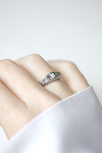 Bague 51 Bague jarretière en or rose 14Kt et argent, diamants taillés en table et rose 58 Facettes
