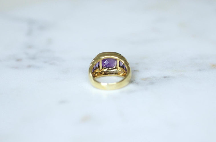 Bague 49 Bague boule à gaudrons en or jaune 18k et améthystes 58 Facettes