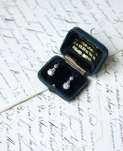 Boucles d'oreilles Boucles d’oreilles dormeuses Art Déco en platine et diamants 0,65 ct 58 Facettes