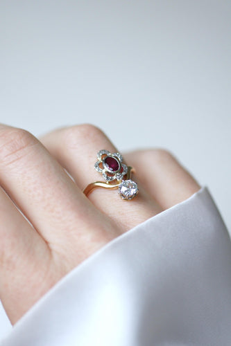 Bague 56 Bague Duchesse Belle Époque en or jaune 18k, platine, rubis et diamants 58 Facettes