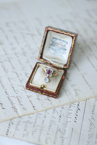 Bague 56 Bague Duchesse Belle Époque en or jaune 18k, platine, rubis et diamants 58 Facettes