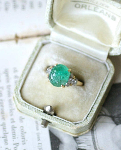 Bague 51 Bague Art Déco cabochon gravée en or jaune 18k, platine, émeraude et diamants 58 Facettes