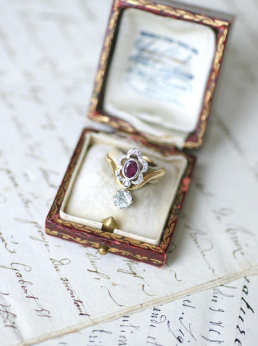 Bague 56 Bague Duchesse Belle Époque en or jaune 18k, platine, rubis et diamants 58 Facettes