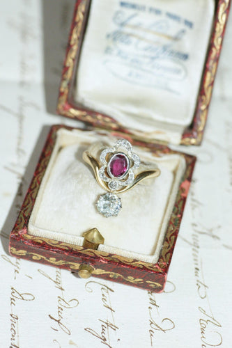 Bague 56 Bague Duchesse Belle Époque en or jaune 18k, platine, rubis et diamants 58 Facettes