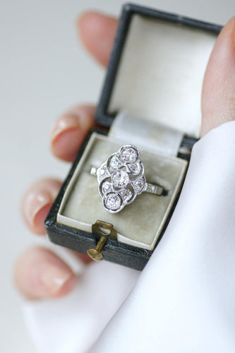 Bague Bague marquise Art Déco pavée en platine et diamants 0,85 ct 58 Facettes