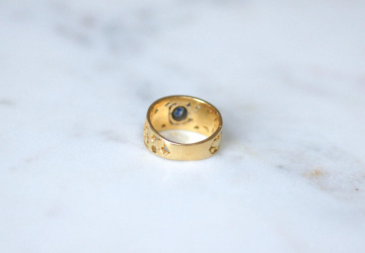 Bague 52 Bague bandeau victorienne en or jaune 18kt et saphir coussin 58 Facettes