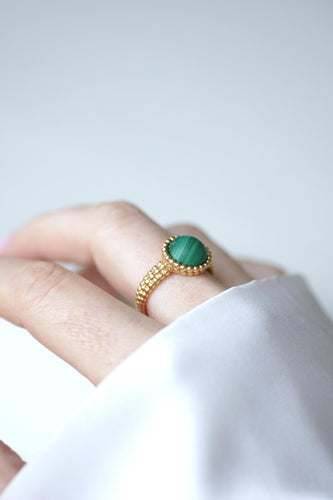 Bague 56 Van Cleef & Arpels - Bague Perlée Couleurs en or jaune et malachite 58 Facettes