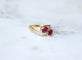 Bague 57 Bague Toi et Moi en or jaune 18k, platine, rubis et diamants 58 Facettes