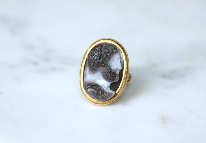 Bague 60.5 Chevalière ancienne - Bague en or jaune 18 kt avec camée sardonyx 58 Facettes