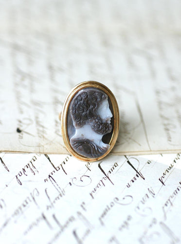 Bague 60.5 Chevalière ancienne - Bague en or jaune 18 kt avec camée sardonyx 58 Facettes
