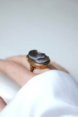 Bague 60.5 Chevalière ancienne - Bague en or jaune 18 kt avec camée sardonyx 58 Facettes