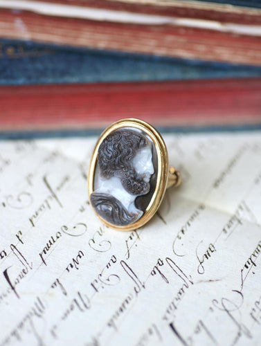 Bague 60.5 Chevalière ancienne - Bague en or jaune 18 kt avec camée sardonyx 58 Facettes