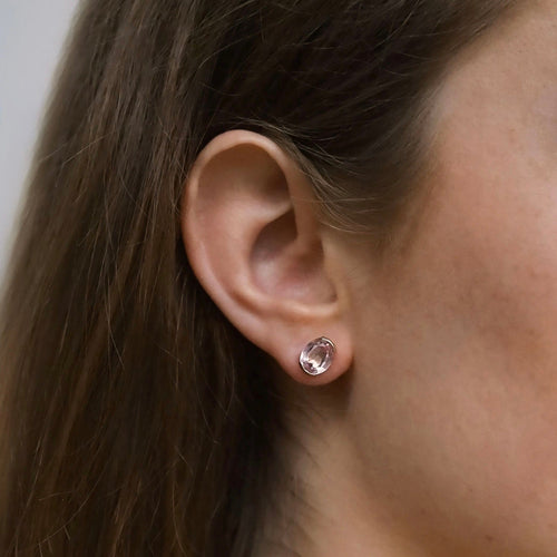 Boucles d'oreilles Boucles d’oreilles vintage en or jaune 18 carats et améthystes ovales 58 Facettes 2304014