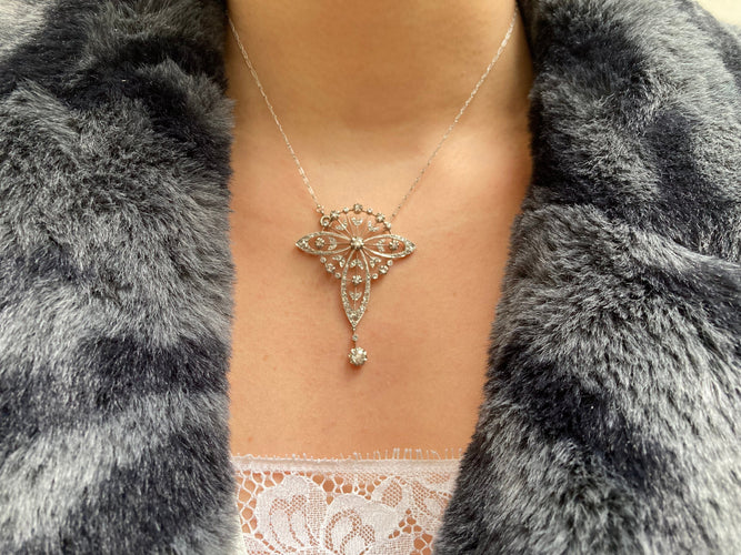 Collier Collier "Iris" ajouré à décor floral en platine et diamants 58 Facettes BO/230021/