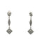 Boucles d'oreilles Boucles d’oreilles pendantes géométriques en or blanc 14K et diamants 58 Facettes UN0151