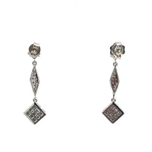 Boucles d'oreilles Boucles d’oreilles pendantes géométriques en or blanc 14K et diamants 58 Facettes UN0151