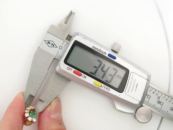 Boucles d'oreilles boucles d'oreilles en or jaune 18k serties emeraudes & 12 diamants 1ct s 58 Facettes 271351