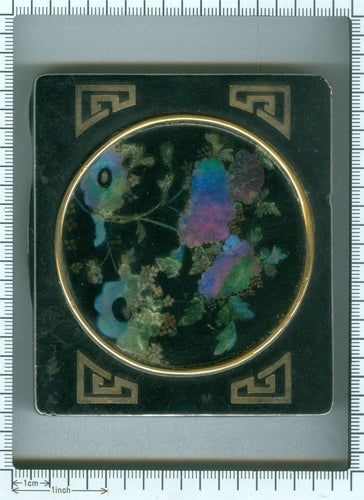 Drame déco : l'étui à cigarettes de 1928 qui murmure les secrets de MacArthur