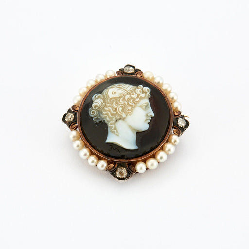 Brooch Cameo brooch souvenir holder in yellow gold and pearls 58 Facettes