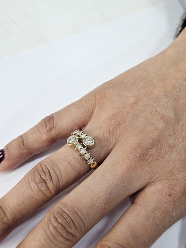 Bague 55.5 Bague contemporaine à griffes en or jaune et diamants 1,00 ct 58 Facettes Q386B