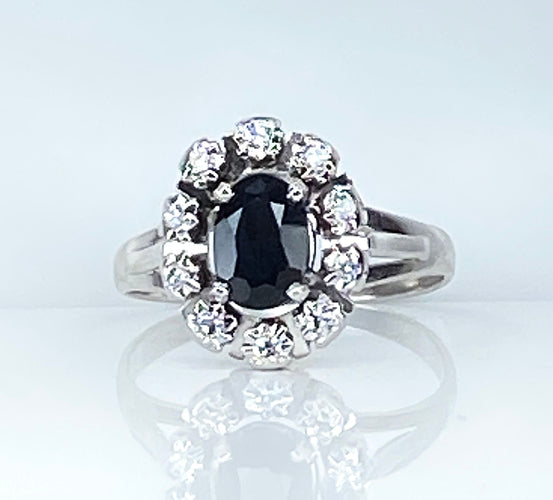 Bague 54 Bague marguerite en or blanc, saphir et diamants 58 Facettes AB576