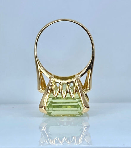 Bague en or jaune et béryl vert 20 carats
