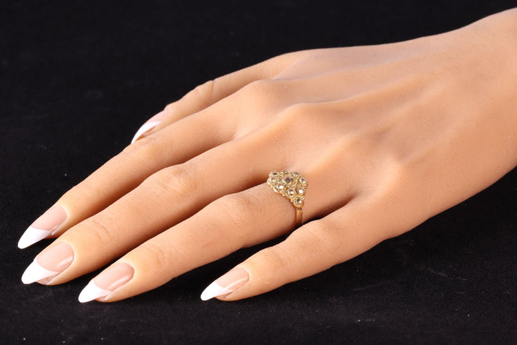 Élégance éternelle : la bague en or historique de Holland