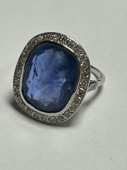 Bague 54 Très belle bague ornée d'un imposant Saphir de CEYLAN NON CHAUFFE 58 Facettes 214520