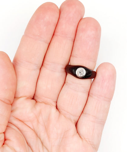 Bague jonc or jaune, émail noir et diamant taille ancienne 0,45 carats (circa 1920)