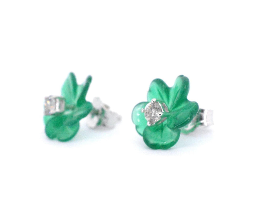 Boucles d'oreilles en or blanc 0,18 carat avec fleur précieuse verte et gros diamants