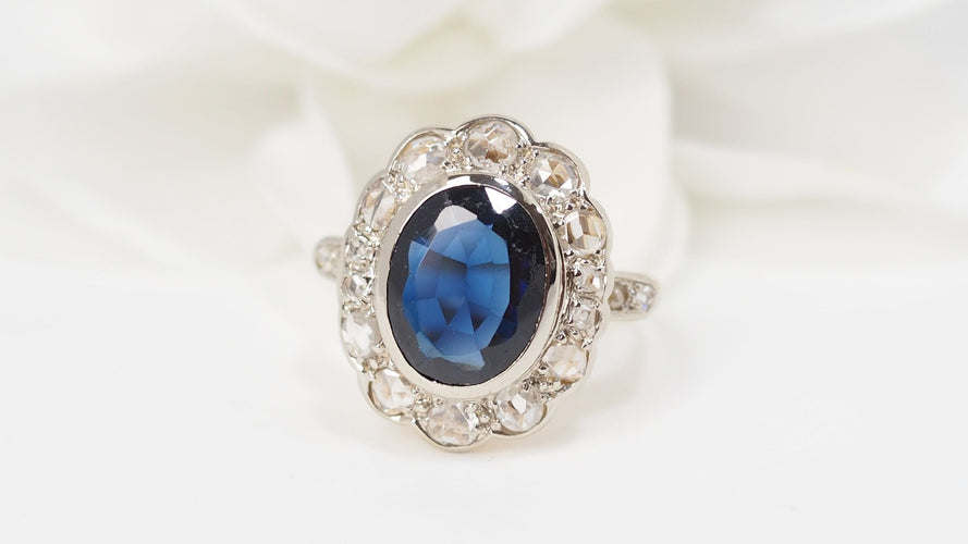 Bague 57 Bague entourage ancienne en or jaune, saphir et roses 58 Facettes 32279