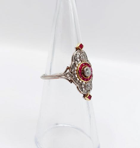 Bague 51 Bague marquise Art déco en platine, diamants taille ancienne et rubis synthétiques 58 Facettes A06548