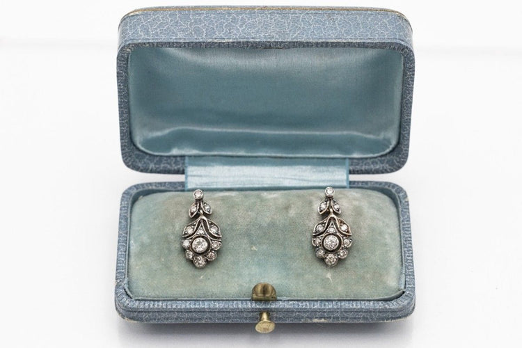 Boucles d'oreilles Boucles d'oreilles pendantes en or blanc avec diamants, début du XXe siècle 58 Facettes 10164