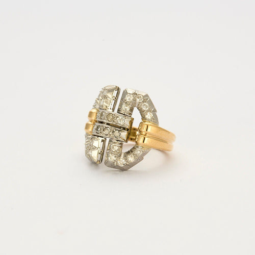 Bague 50.5 Bague en or jaune, platine et diamants. 58 Facettes